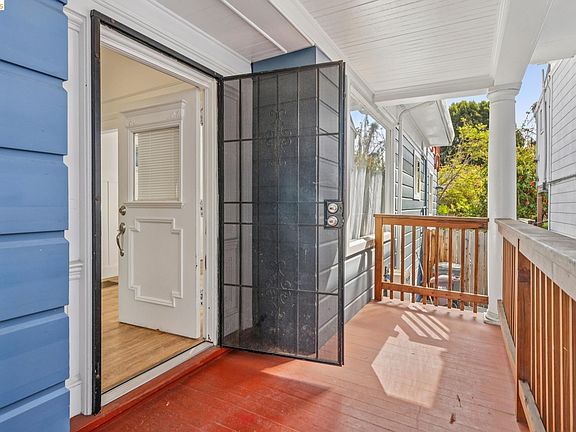 3rd image of 837 Aileen St