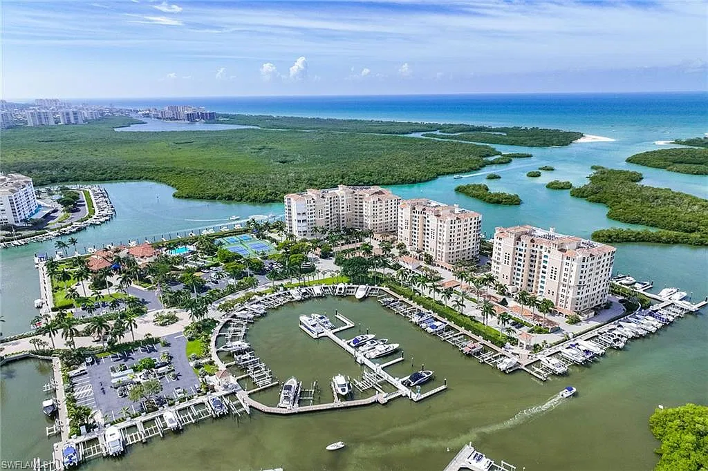 3 bed, 3.0 bath, 2677 sqft, $10,000 — Photo 2