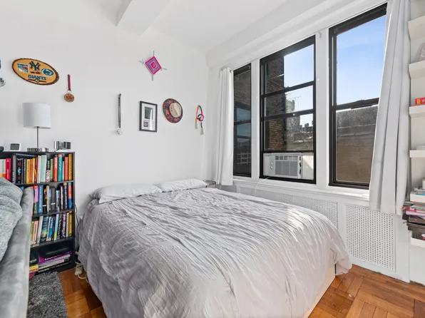 225 Central Park West image 2 of 5