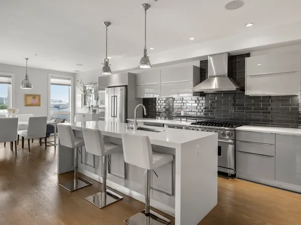 407 W 1st St Unit 302, South Boston, MA 02127