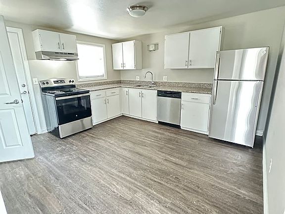 4th image of 5269-5297 W Center Ave