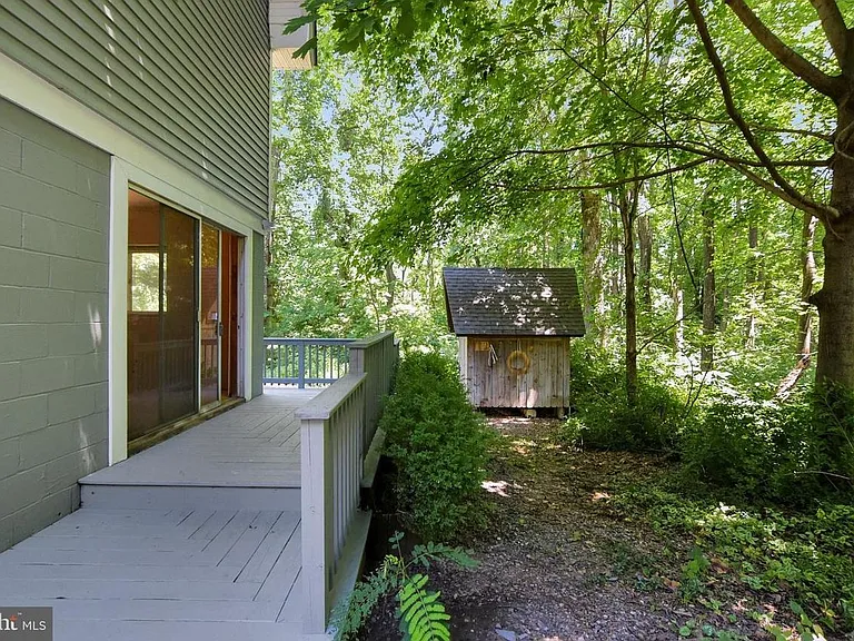 459 Monument Dr — Photo 23
