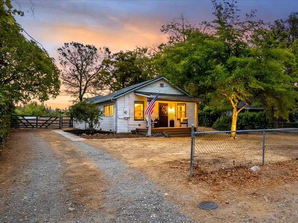 1240 Live Oak Ln, Auburn, CA 95603