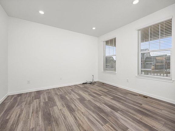 5th image of 626 Columbia St