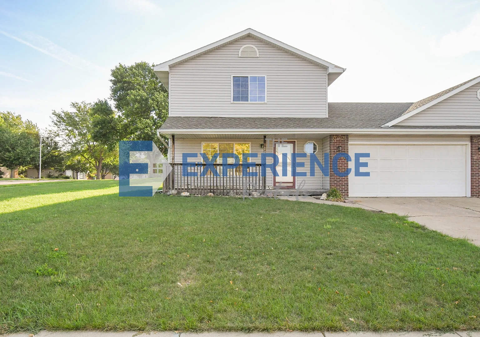 Charming West Side Twin Home! — Photo 3