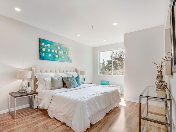 5th image of 1023 Esparanza Way
