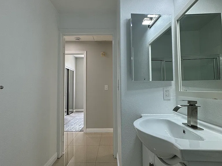 12222 Moorpark St #206 — Photo 21