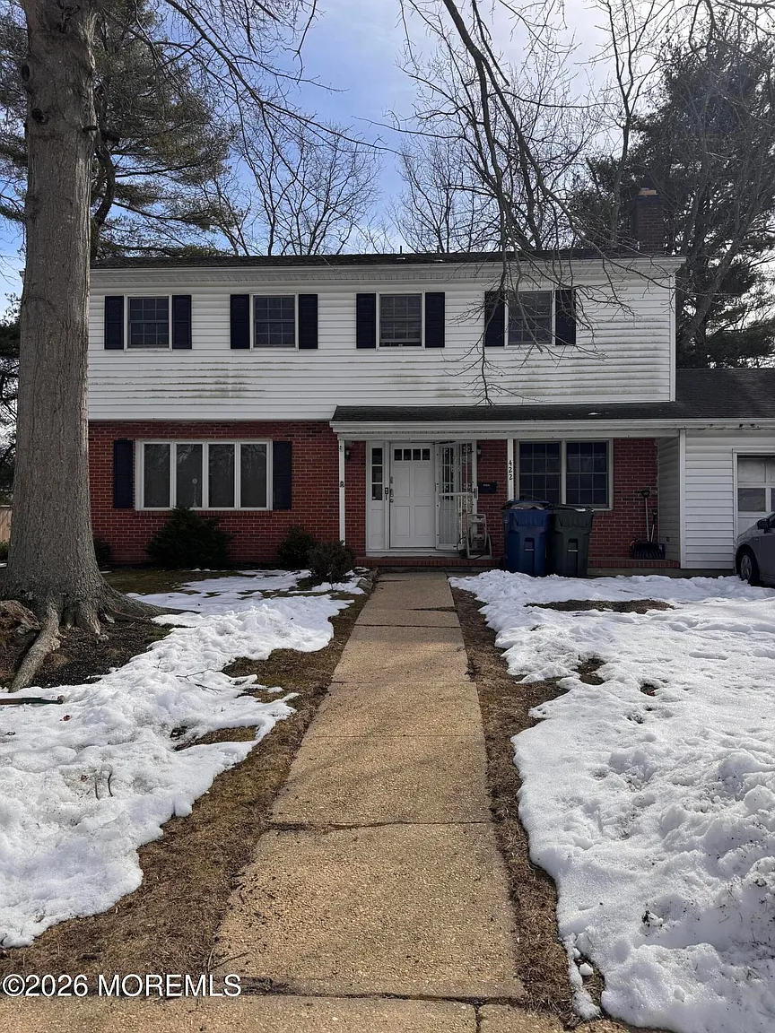 422 W Lake Ave photo 1