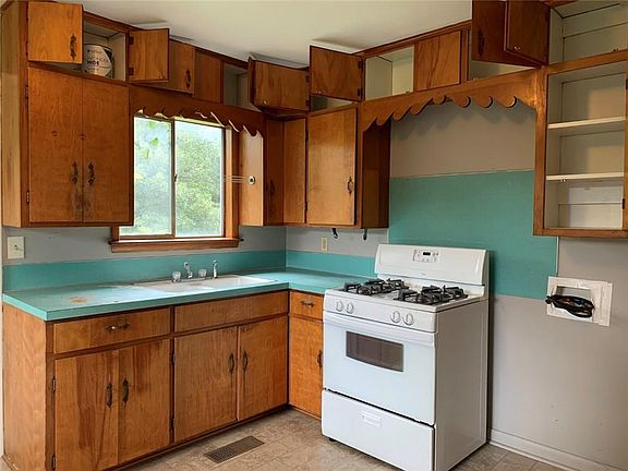 3rd image of 1022 W Pettigrew St