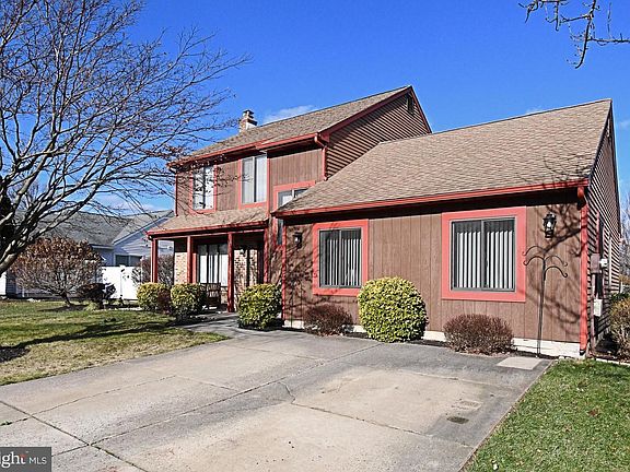 3rd image of 633 Keston Dr