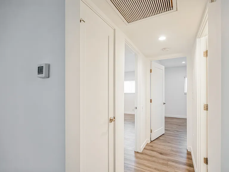 671 S Riverside Drive — Photo 27