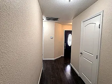 3 bed, 1200 sqft, $1,600 — Photo 4