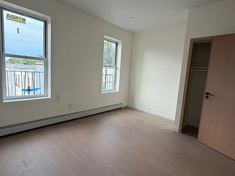 195 Avenue U #3R — Photo 8