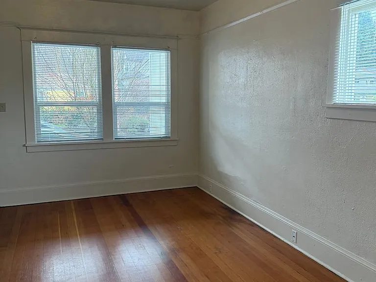 3911 SE 28th Pl — Photo 9