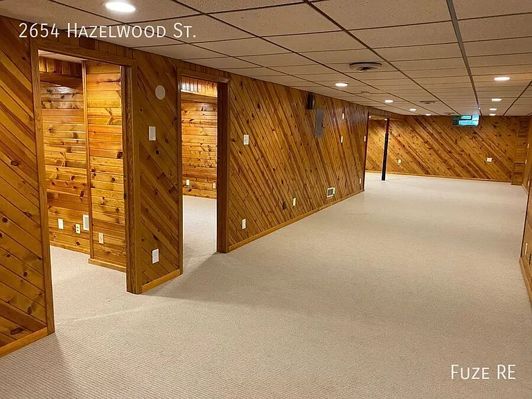 2654 Hazelwood St N — Photo 31