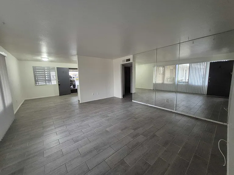 222 E 30th St #5 — Photo 5