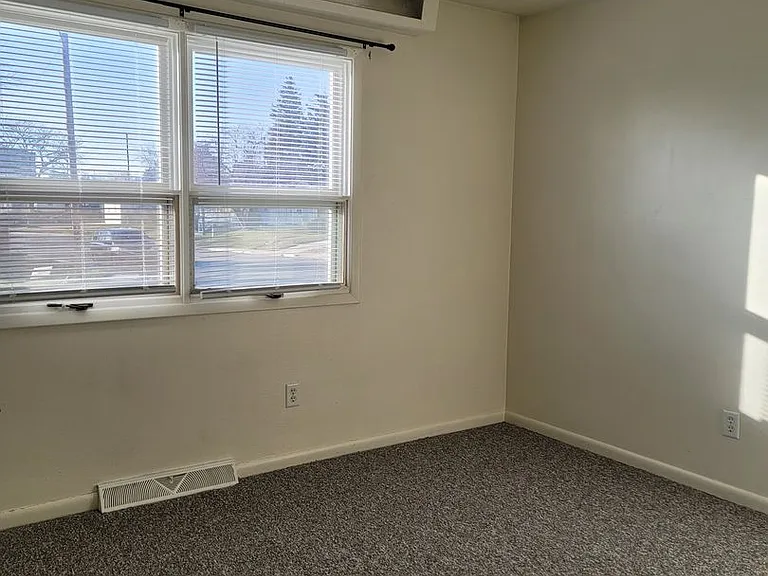 1889 Cherry Ct — Photo 9