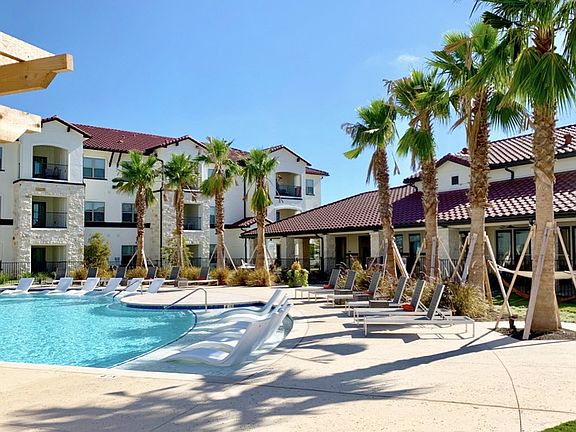 Resort-Style Pool