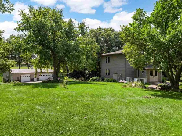 1951 Lake Manor Rd NE, Solon, IA 52333