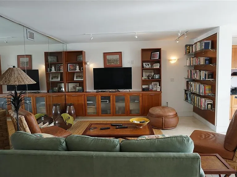 5900 Shore Blvd S #402 — Photo 13