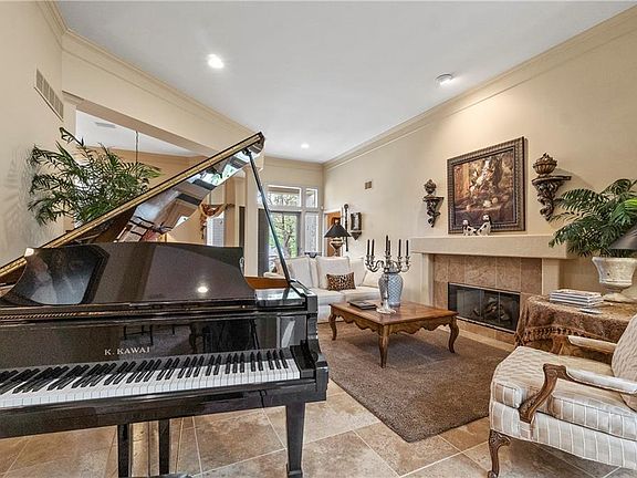 4th image of 8821 W 142nd Pl