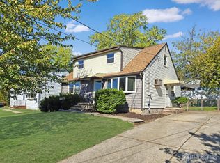 96 Worden Ave, Hopelawn, NJ 08861
