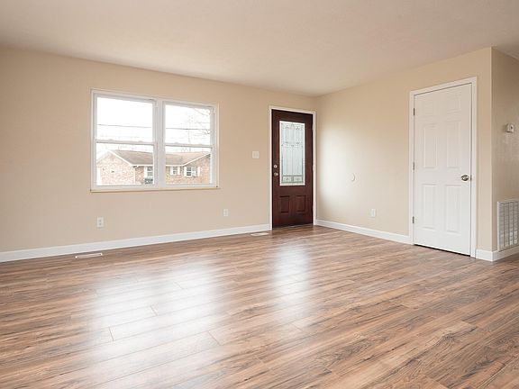 5th image of 2016 Everhart Ln