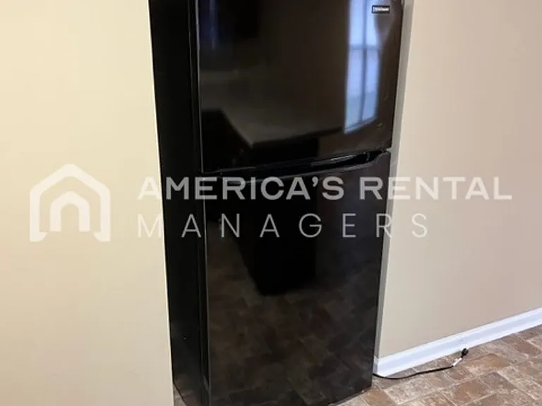 525 Fox Run Cir — Photo 18
