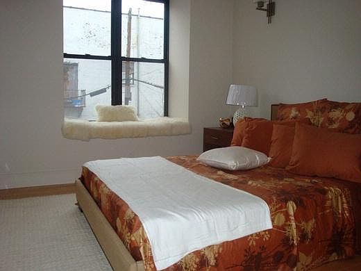 3rd image of 271 Nassau Ave #3S