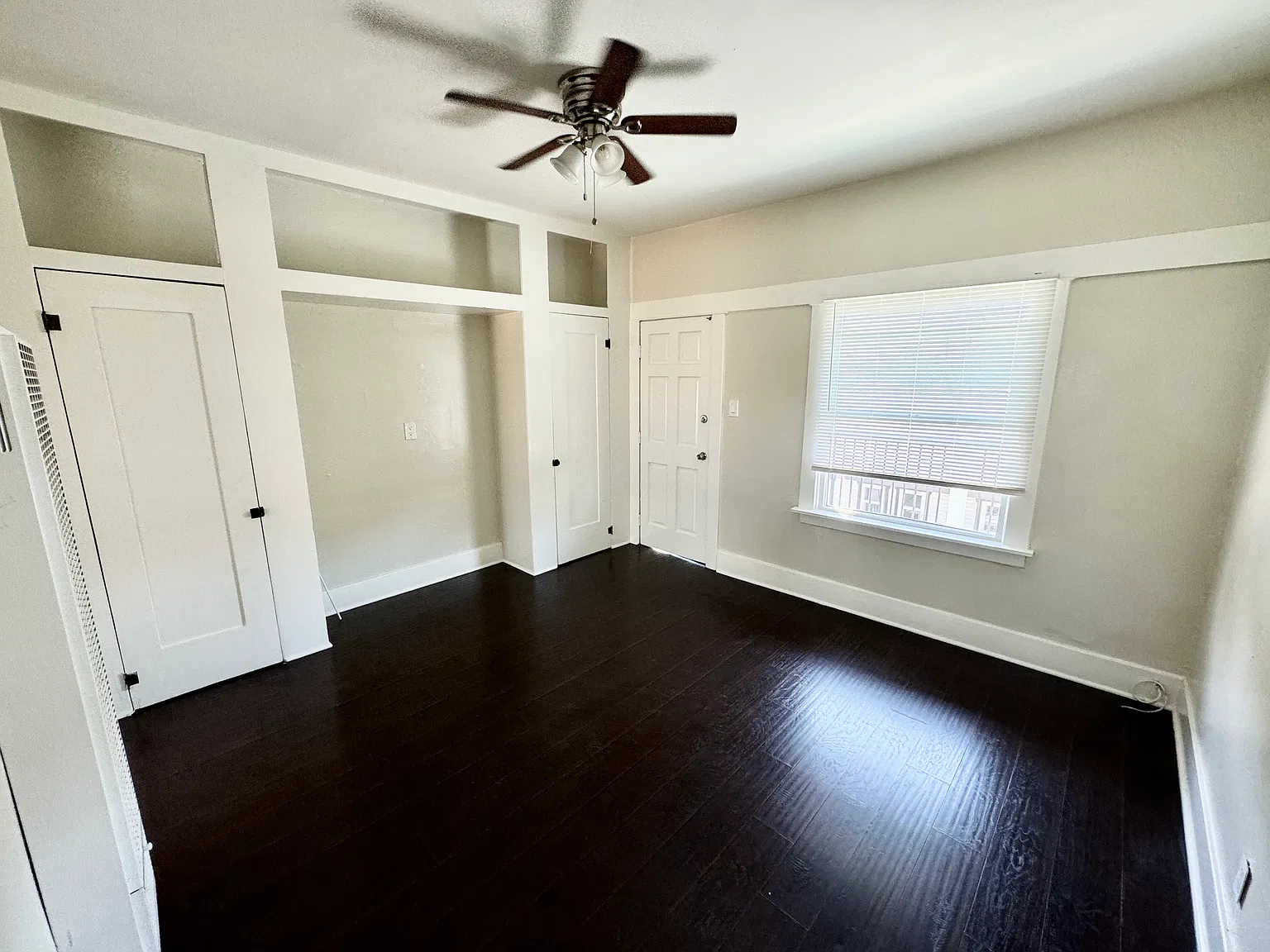 1519 Obispo Ave — Photo 4