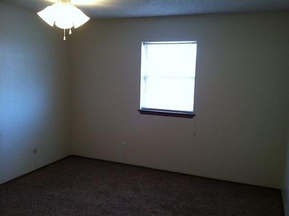 5th image of 2113 Gladstone St APT B