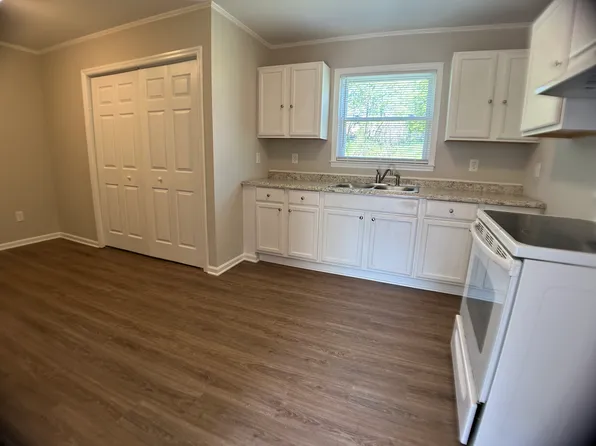 1806 Alpine Dr, Kings Mountain, NC 28086