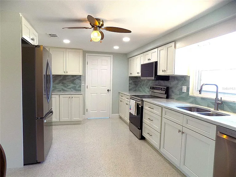 3842 Headsail Dr — Photo 3