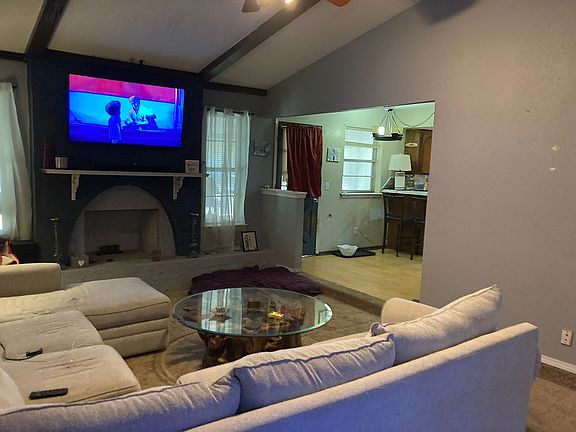 3rd image of 913 Penn Ln