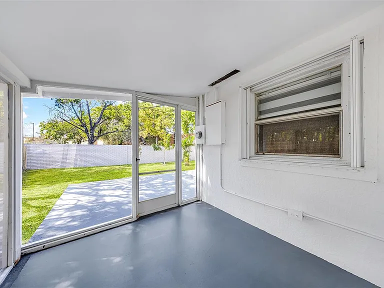 5921 NE 1st Ave — Photo 31