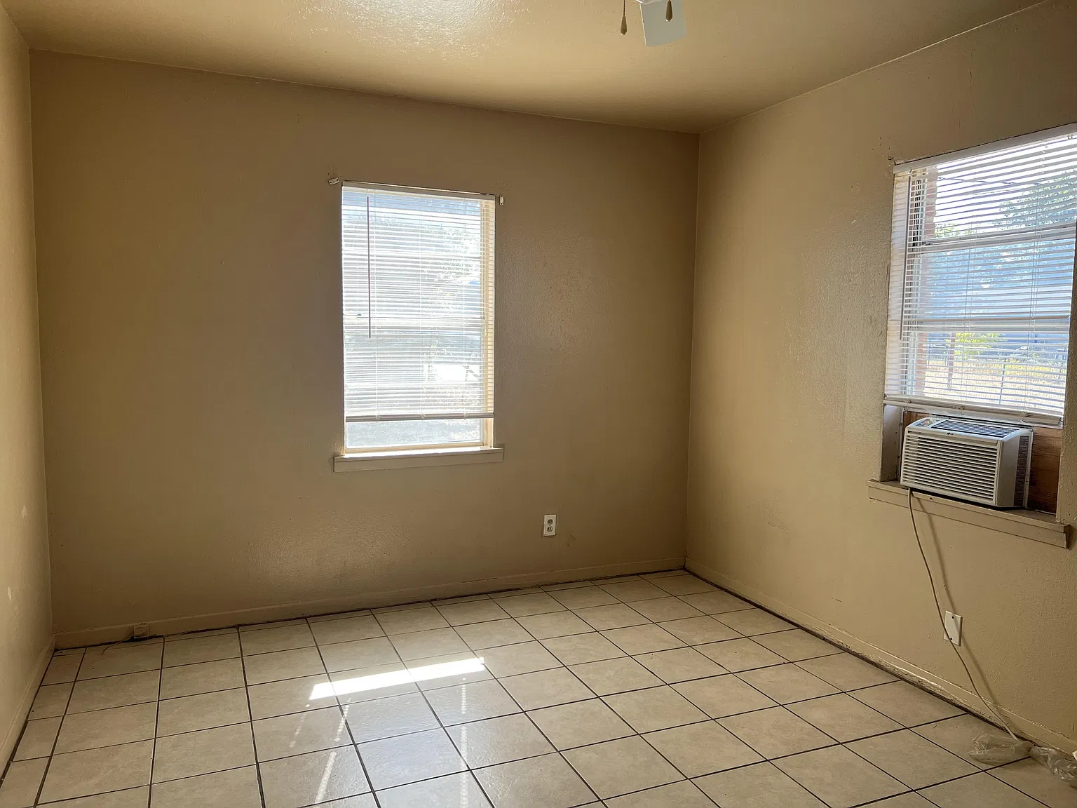 210 Marston Street - B — Photo 3