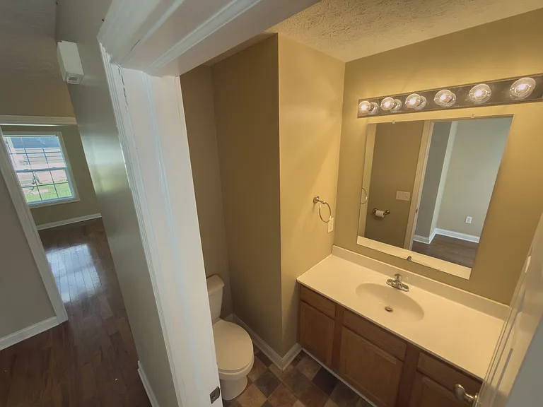 521 E 1st Streetnew — Photo 9