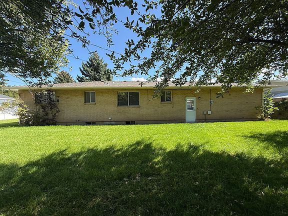 3rd image of 325 Ruth Ave
