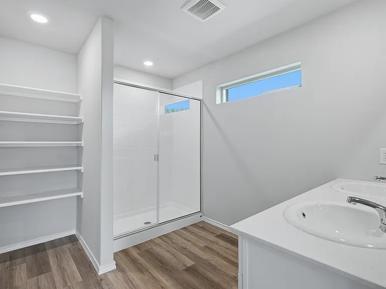 312 Blanco Dr — Photo 5