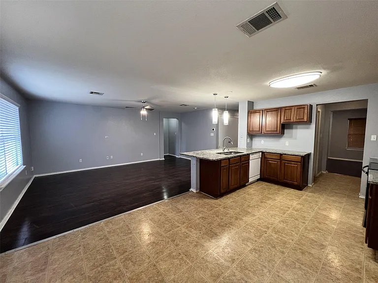 13501 Marie Ln — Photo 4