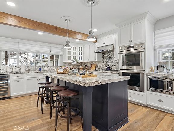 3rd image of 229 Hemlock Dr