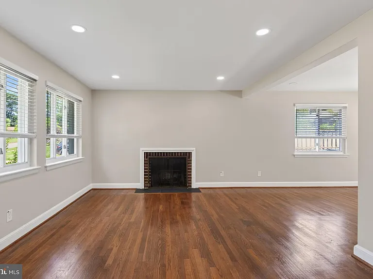 7216 Carol Ln — Photo 9
