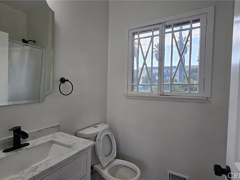 1040 Beacon Ave #1040 — Photo 8