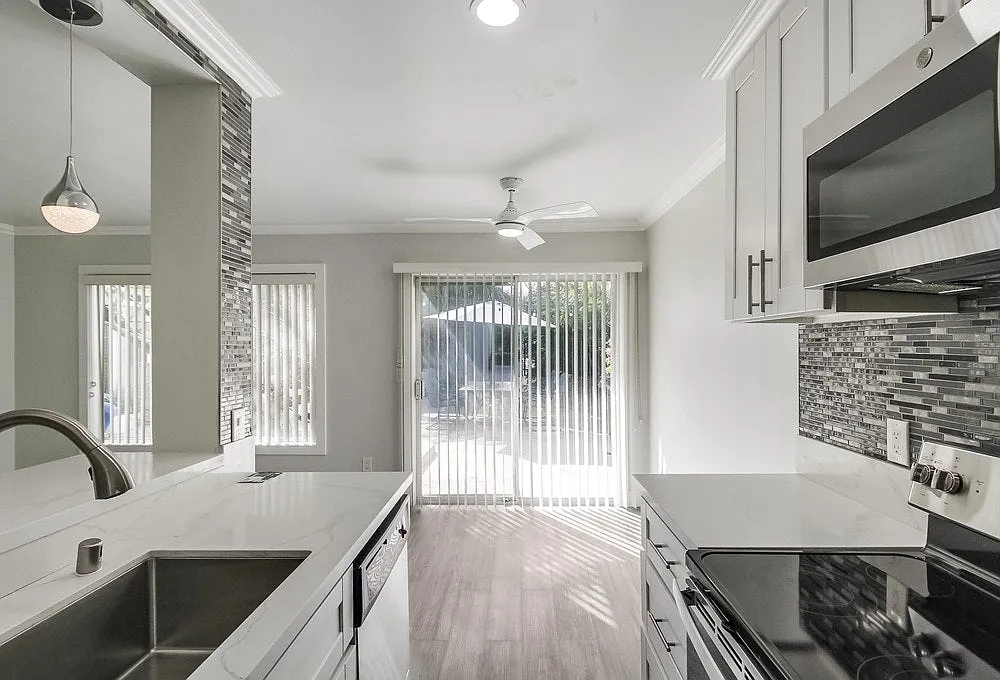 1254 Robinson Avenue — Photo 1