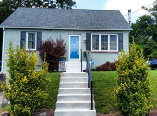 100 Buttonwood St, Stowe, PA 19464