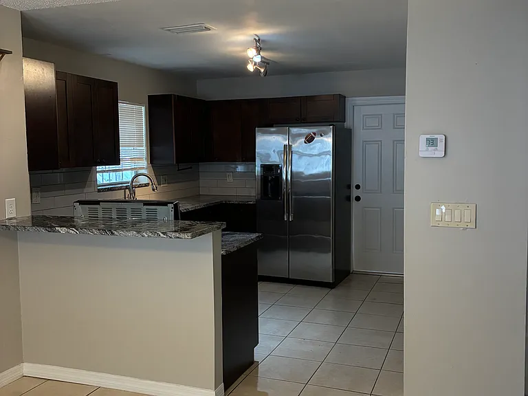 3706 E Crawford St — Photo 5