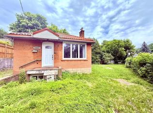 1 Lundy Ave, Toronto, ON M6S4S8