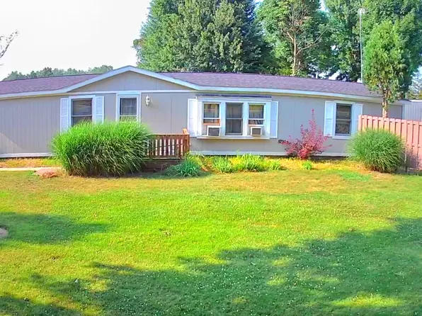710 Ewing Rd, Lawton, MI 49065