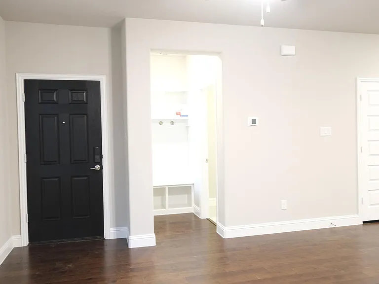 332 Blackthorne Dr — Photo 7