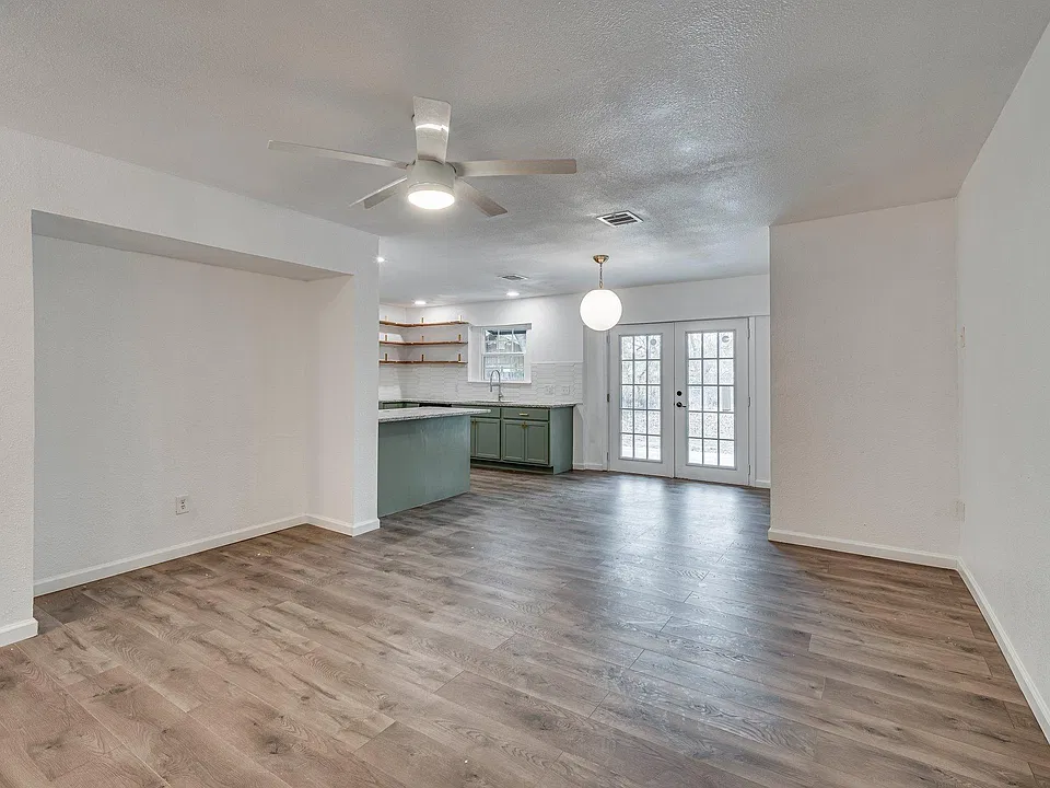2110 Aggie Dr